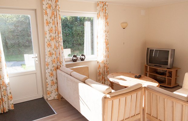 Wohnraum,
 Blick Richtung Terrasse/Eingang